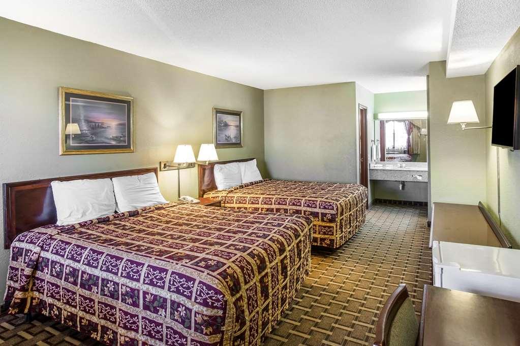 Rodeway Inn & Suites Smyrna Room photo