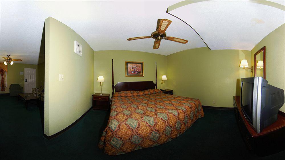 Rodeway Inn & Suites Smyrna Exterior photo